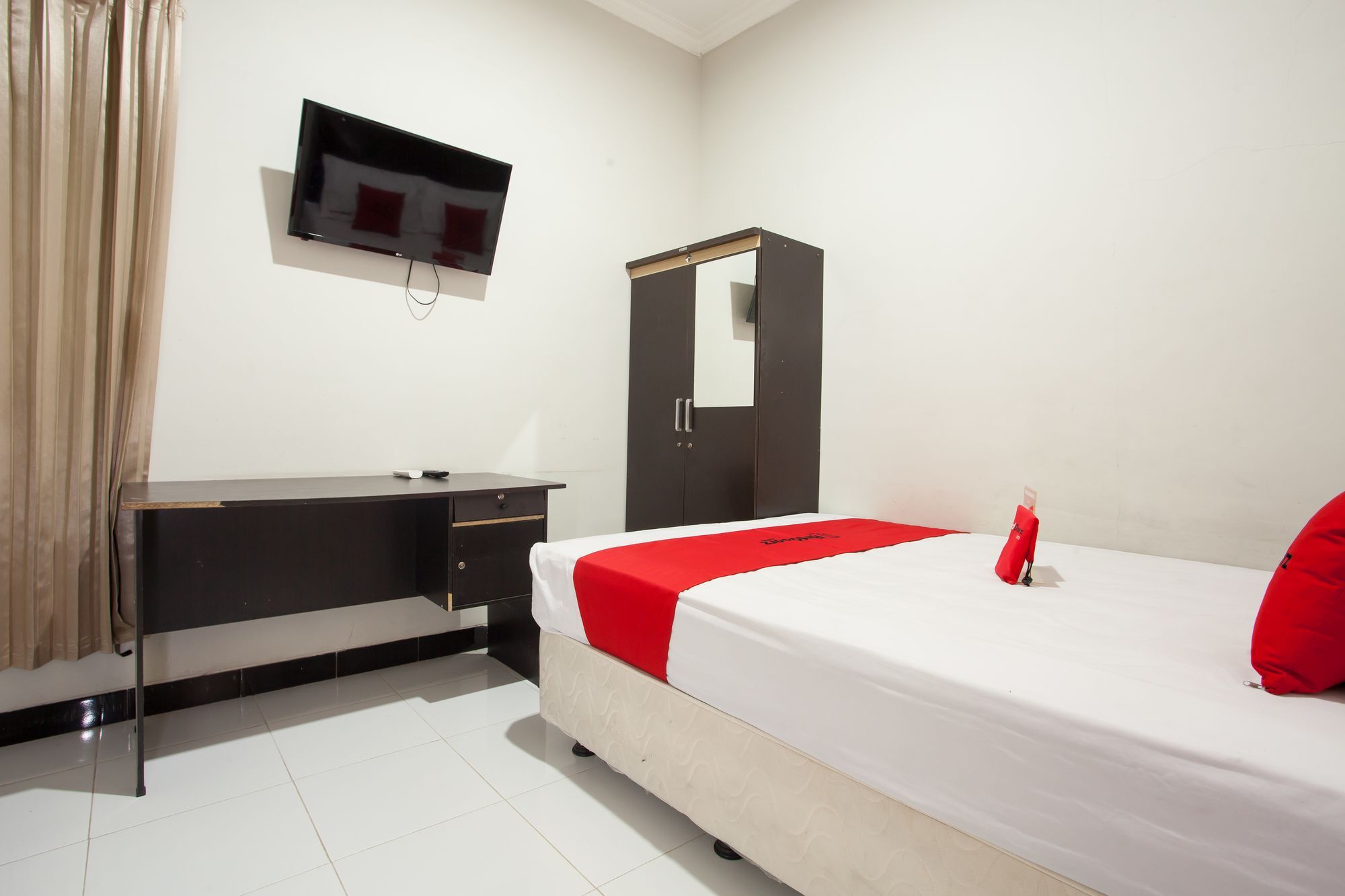 Hotel Reddoorz @ Sawojajar